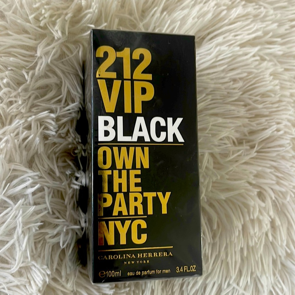 Carolina Herrera 212 VIP BLACK EAU DE PARFUM FOR MEN 100ML